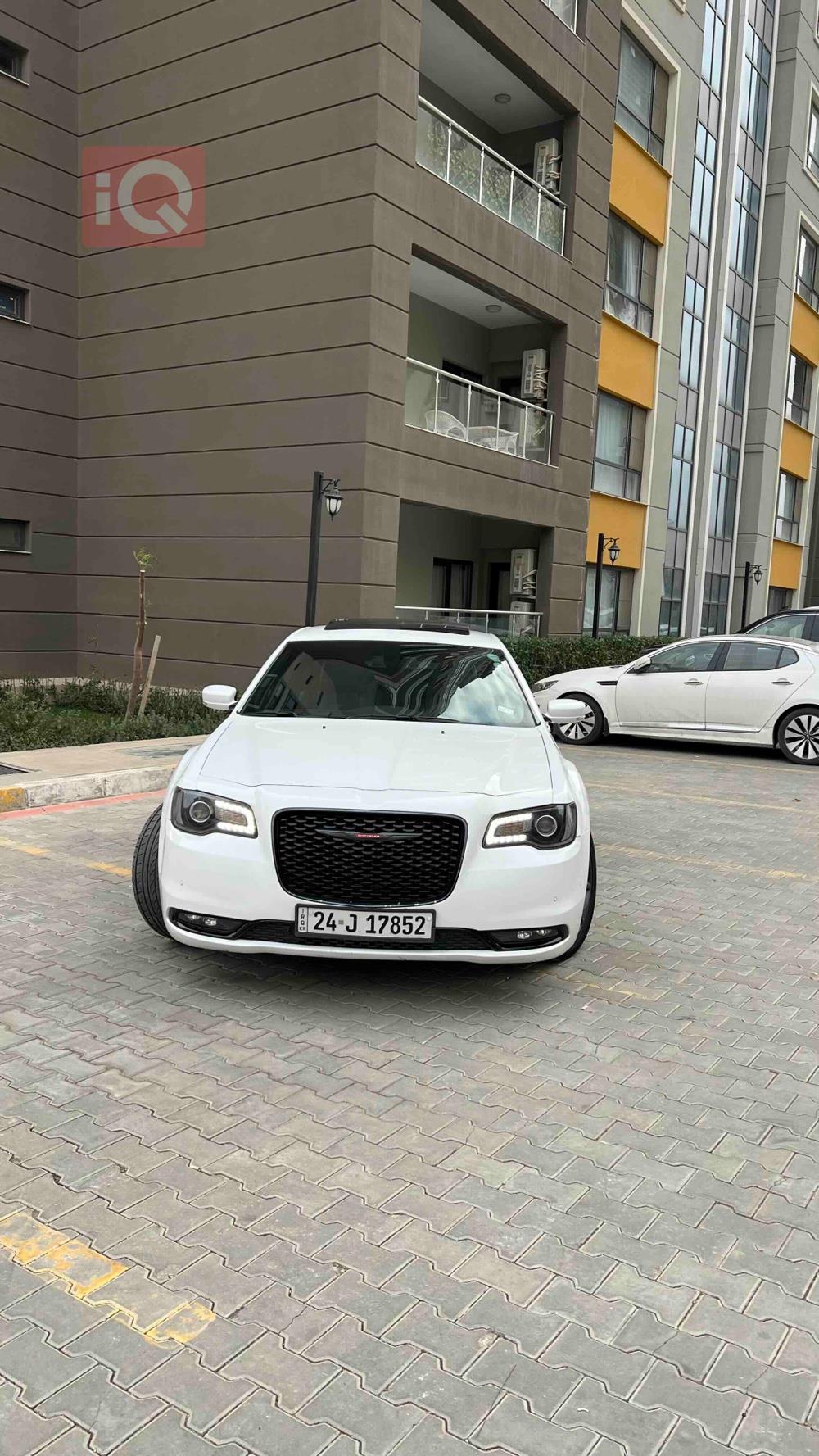 کرایسلەر 300
